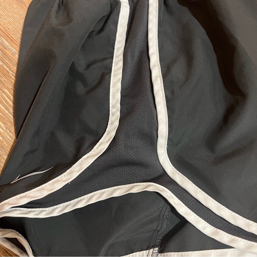 Nike Tempo Shorts - Picture 3 of 4